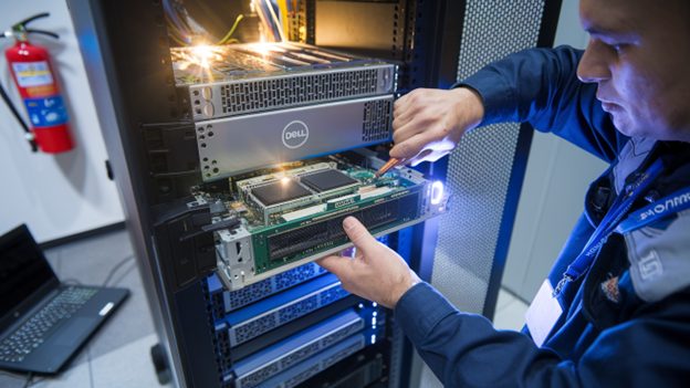 在Dell服务器上安装专用GPU 在Dell服务器上安装专用GPU