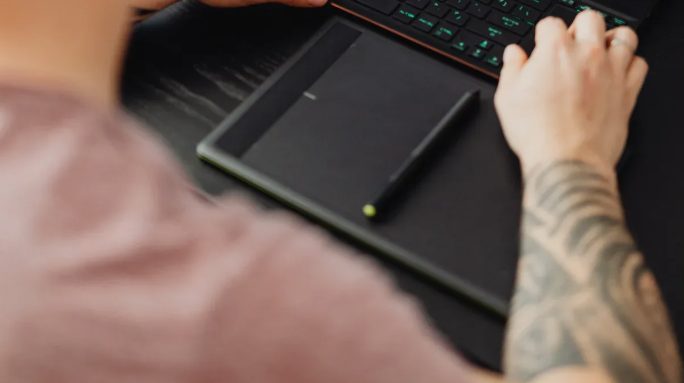 Windows与Linux服务器功能对比图