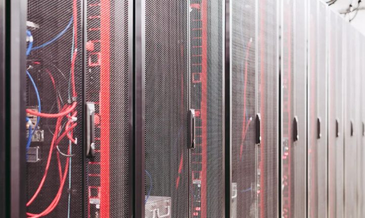 伺服器與PC差異比較示意圖